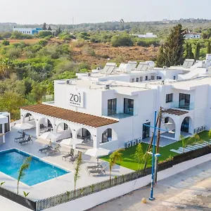Zoi מלון